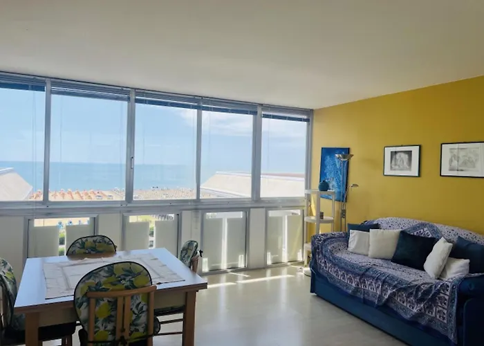 Apartman Spacious Sea View Flat With Terrace *