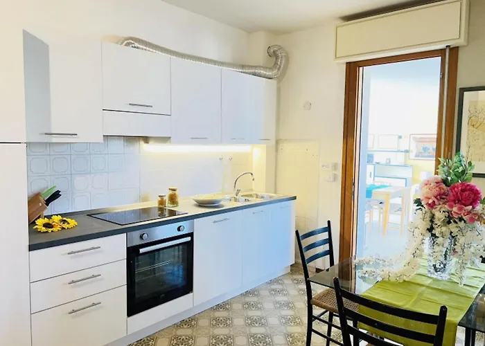 Spacious Sea View Flat With Terrace Apartman