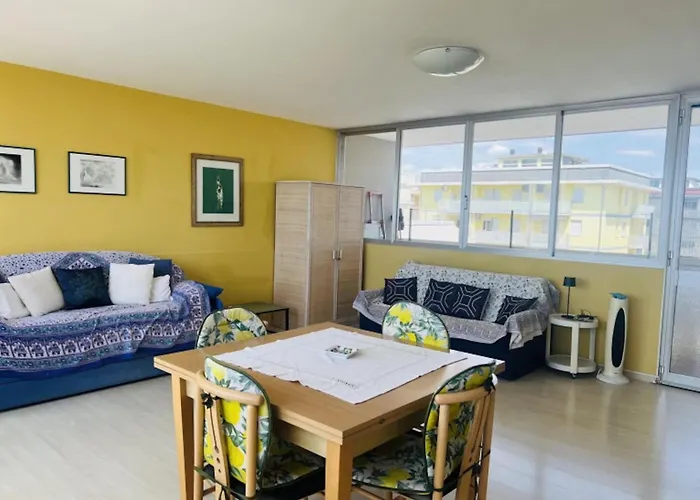 Spacious Sea View Flat With Terrace Apartman